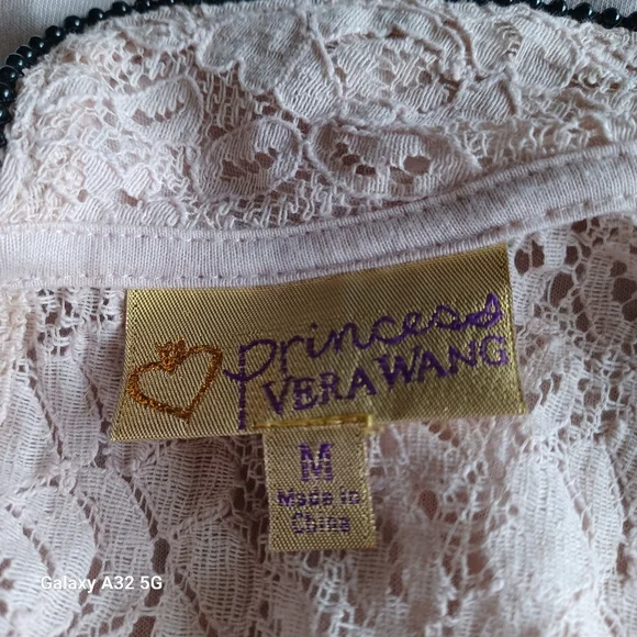 Princess Vera Wang Women Size M Pink Lace Top with Black Collar - Picture 2 of 12